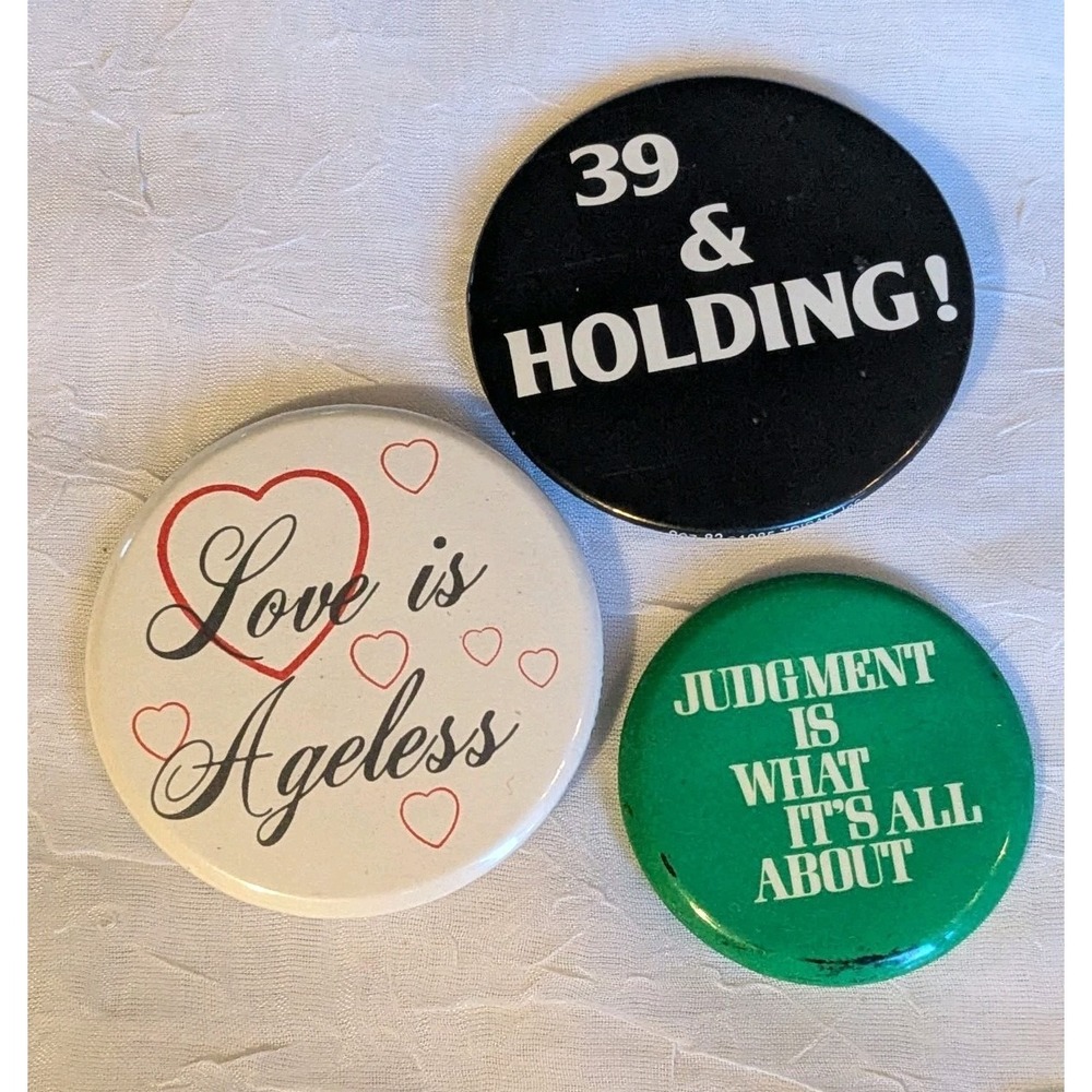 21 Pinbacks Novelty Disney World 1st Visit Veteran For McCain Buttons Badges Vtg - Picture 2 of 11